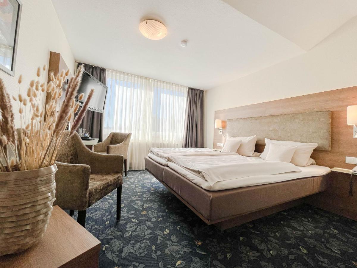 שטאדה Hotel-Restaurant Vier Linden מראה חיצוני תמונה