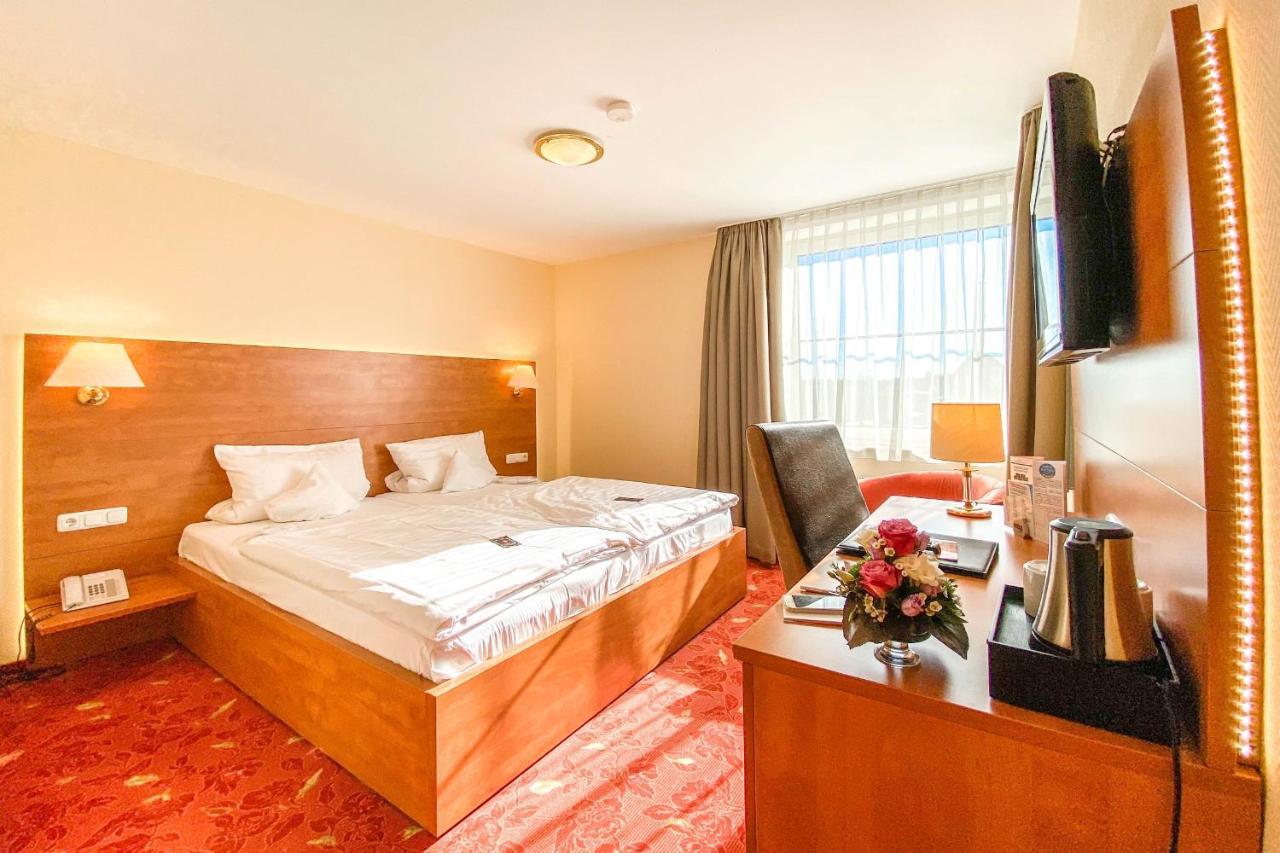 שטאדה Hotel-Restaurant Vier Linden מראה חיצוני תמונה