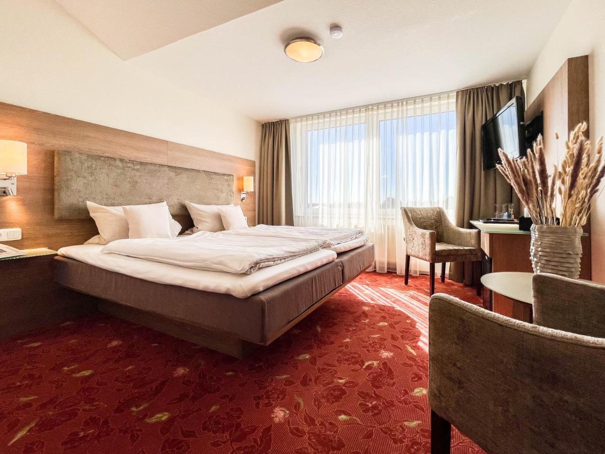 שטאדה Hotel-Restaurant Vier Linden מראה חיצוני תמונה