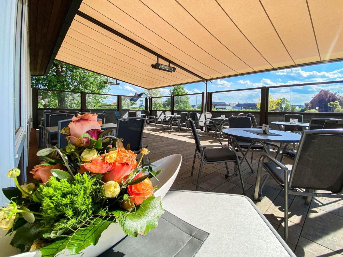 שטאדה Hotel-Restaurant Vier Linden מראה חיצוני תמונה