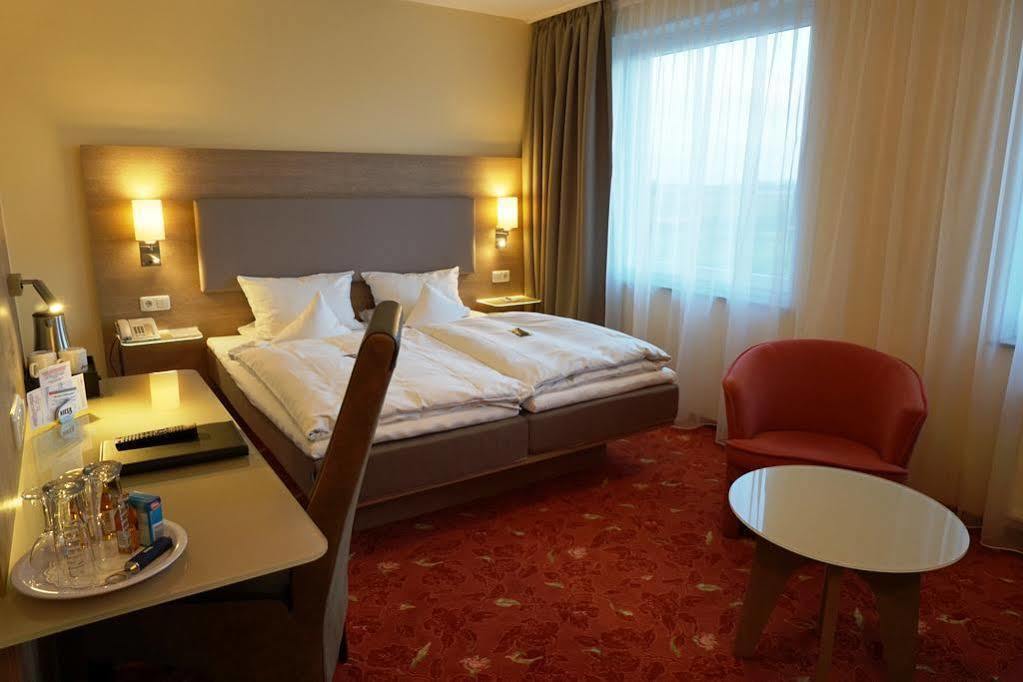 שטאדה Hotel-Restaurant Vier Linden מראה חיצוני תמונה