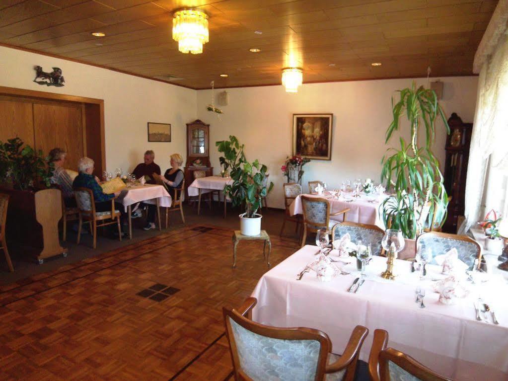 שטאדה Hotel-Restaurant Vier Linden מראה חיצוני תמונה