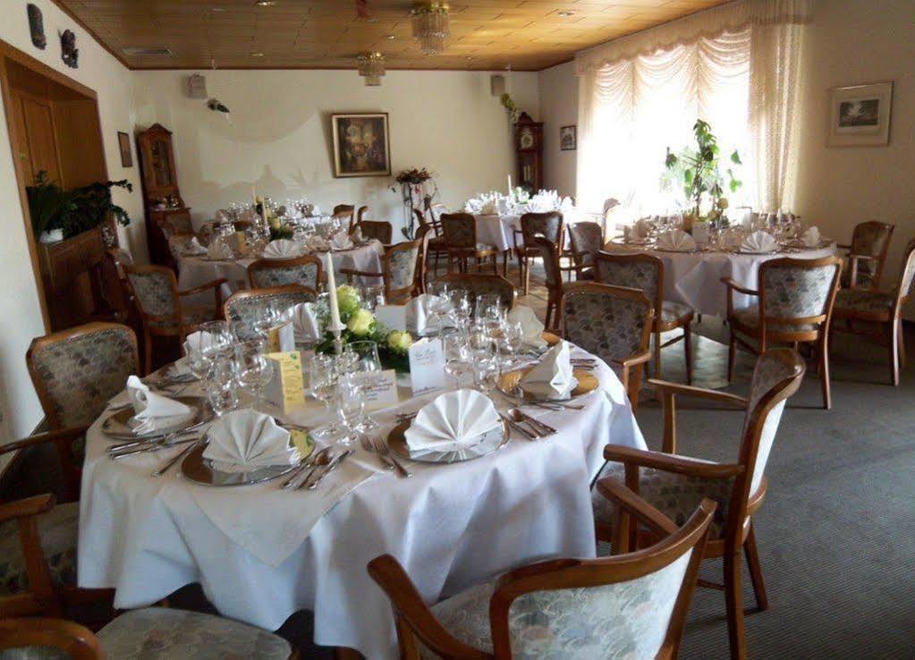 שטאדה Hotel-Restaurant Vier Linden מראה חיצוני תמונה