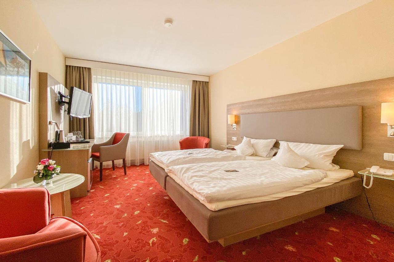 שטאדה Hotel-Restaurant Vier Linden מראה חיצוני תמונה