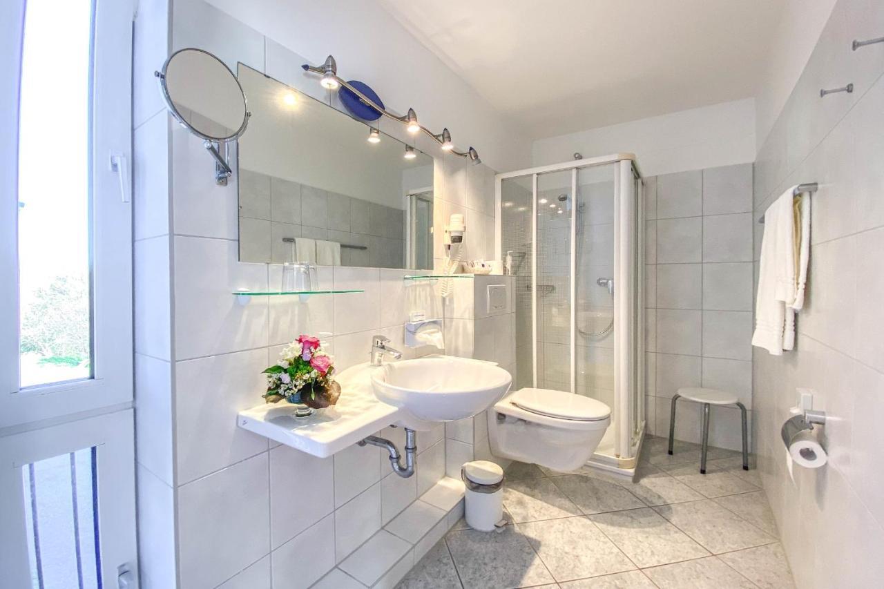 שטאדה Hotel-Restaurant Vier Linden מראה חיצוני תמונה