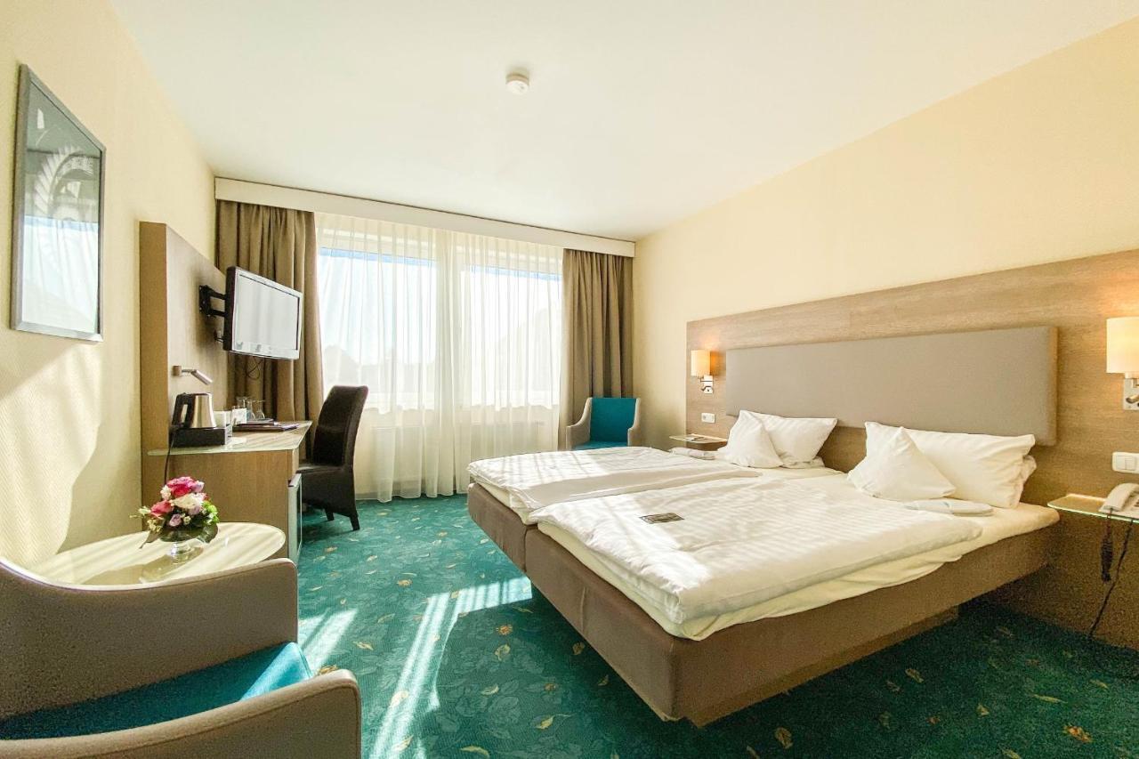 שטאדה Hotel-Restaurant Vier Linden מראה חיצוני תמונה
