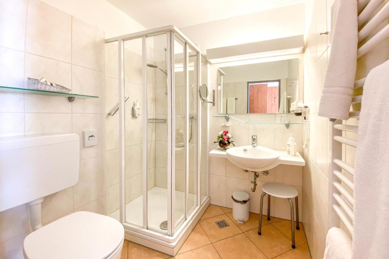 שטאדה Hotel-Restaurant Vier Linden מראה חיצוני תמונה