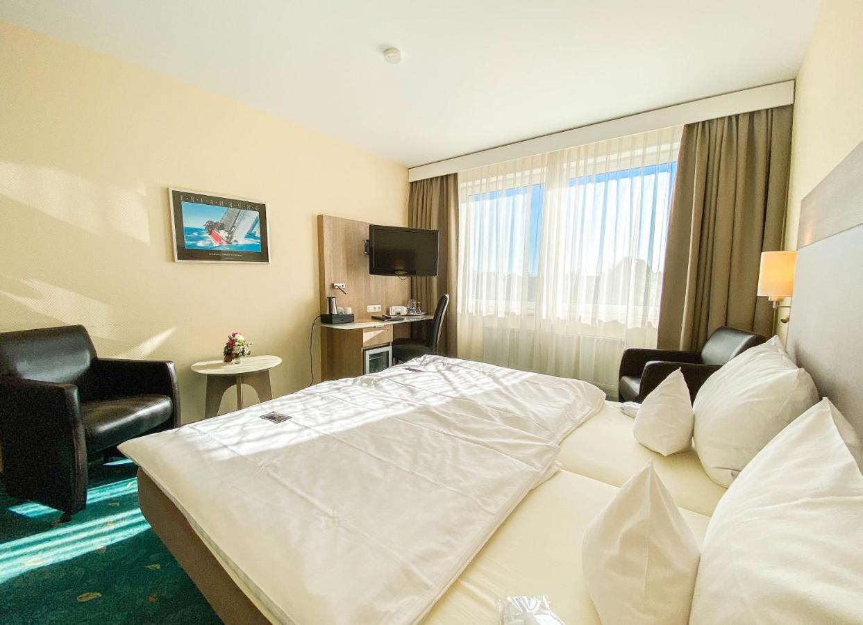 שטאדה Hotel-Restaurant Vier Linden מראה חיצוני תמונה